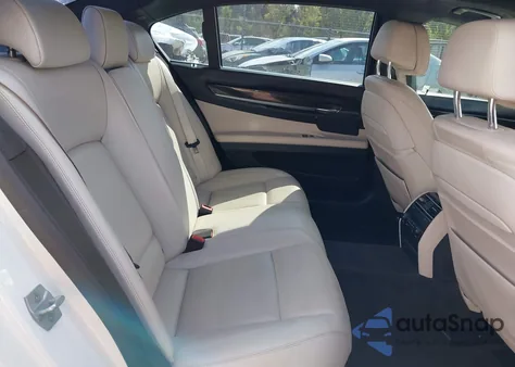 2015 BMW 750Li z USA, uszkodzony, nr VIN WBAYE8C52FD781788